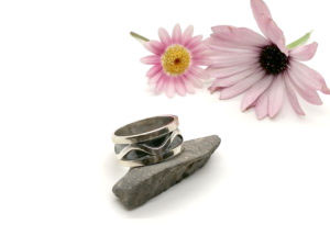 anillo de plata artesanal